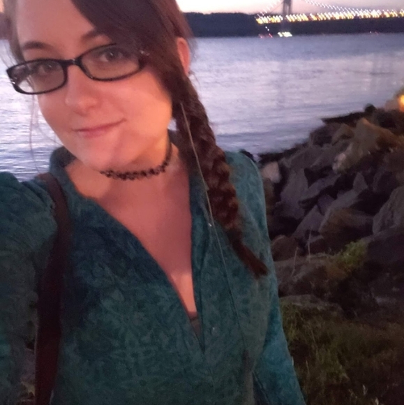 Meet your Posher, Sara (New here !) Working on My closet ๐๐๐๐ป๐๐ป - Picture 6 of 9